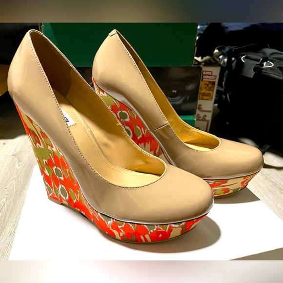 Steve Madden Vintage Women’s 10 size Hight Heels NWT - Picture 1 of 11